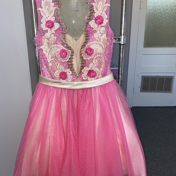 Pink cocktail - Picture 2 of 8